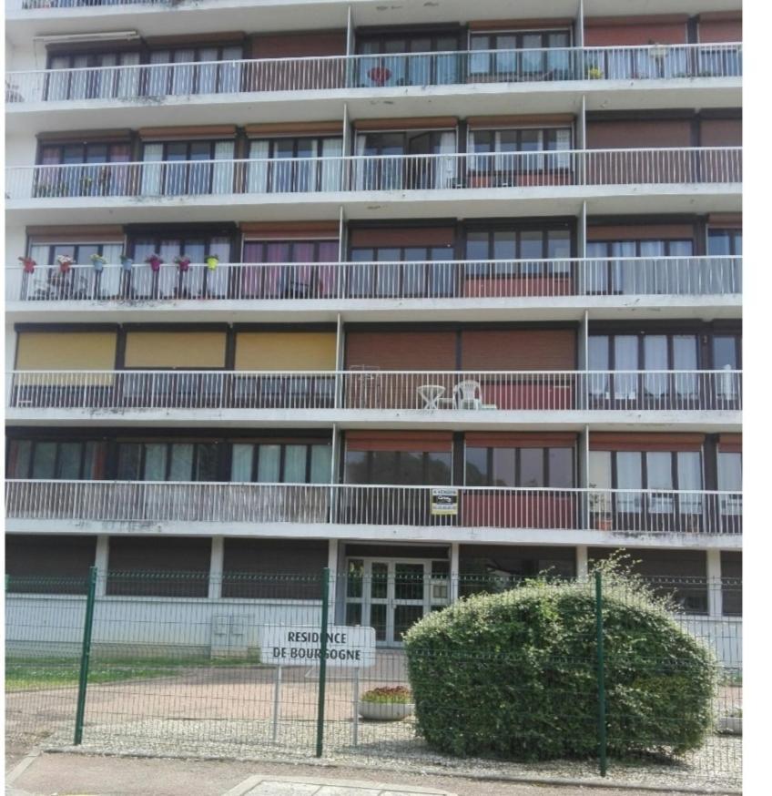 Studio Apartment Sens Exterior photo